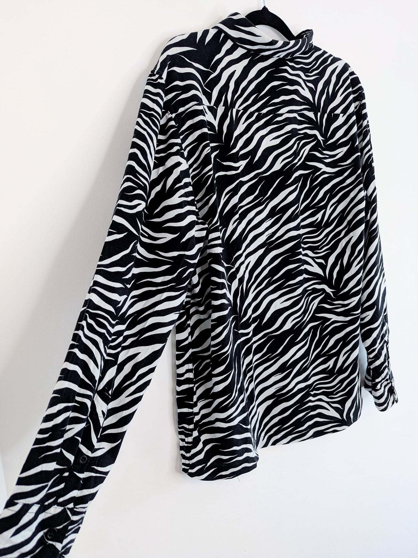 long sleeve black and white zebra print blouse 